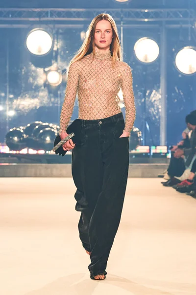 Look 50